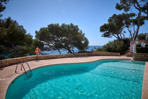 Sea frontline Apartment 'Ernesto'. Pool. WIFI in Felanitx