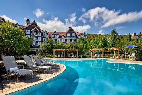 スイミングプール, ザ ウェスティン トリリウム ハウス ブルー マウンテン (The Westin Trillium House, Blue Mountain) in ブルー マウンテンズ（ON）