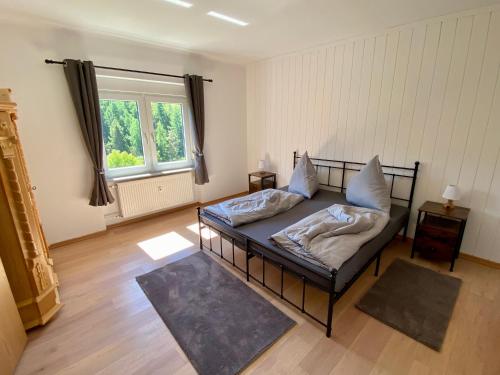 Ferienwohnung Ernzerhof 3.6km von Vollmersbach entfernt