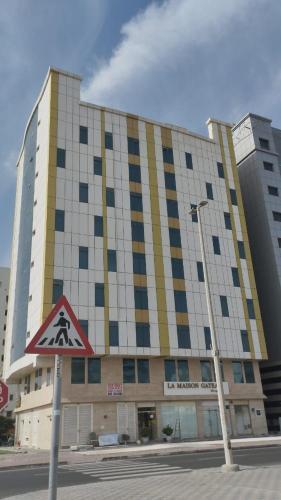 JUH Real Estate and management servise LLC – khách sạn tại Madinat Zayid