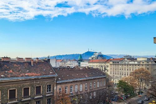 Super Central - Modern - Sunny, Budapest (photo 2)