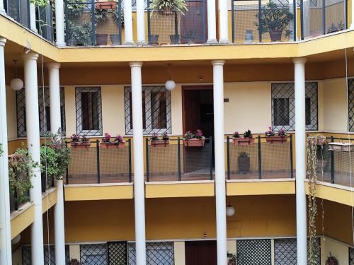 Patio sevillano, tú oasis urbano, Севилья (фото 5)