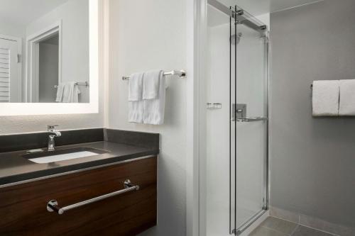 Courtyard by Marriott Chattanooga Downtown - image 9