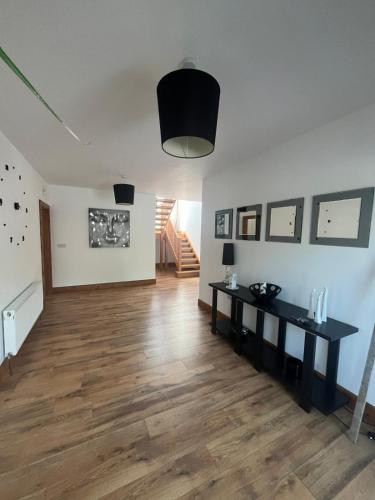 Fabulous 4 Bedroom House, Gateway to Connemara in Oughterard