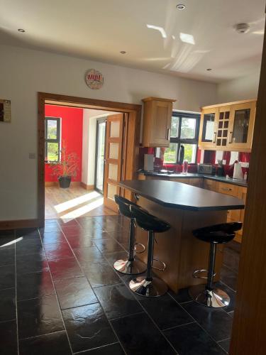 Fabulous 4 Bedroom House, Gateway to Connemara in Oughterard