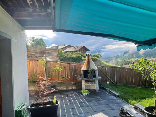 حديقة, Grosses Chalet im Grünen (Grosses Chalet im Grunen) in اوبرول