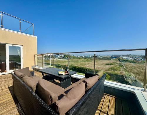 The Rise-5 Bed-4 Bath-Family-Beach-Home in Trearddur