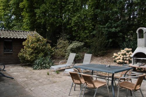 Dārzs, Cozy Forest Cabin, Fenced Garden, Peace & Privacy in Bergeijk
