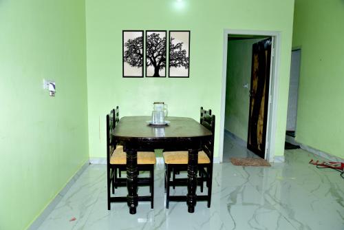 93 négyzetméteres, 2 hálószobás Apartman 2 fürdőszobával Pension Mohalla területén (Royal Guest House) in Pension Mohalla