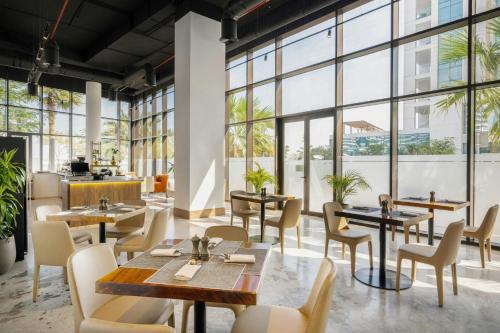 Bar/lounge, Agora, Doha, Autograph Collection in Lusail