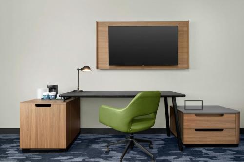 Best Western Plus Colony Inn - image 11