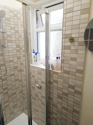 Double Room in Winton in Wallisdown and Winton West