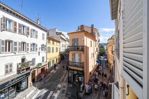 Elegant 2 - Bedroom flat in Cannes