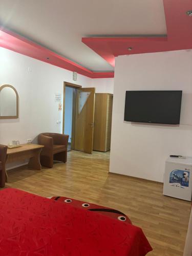 Triple Room with Bathroom image 9