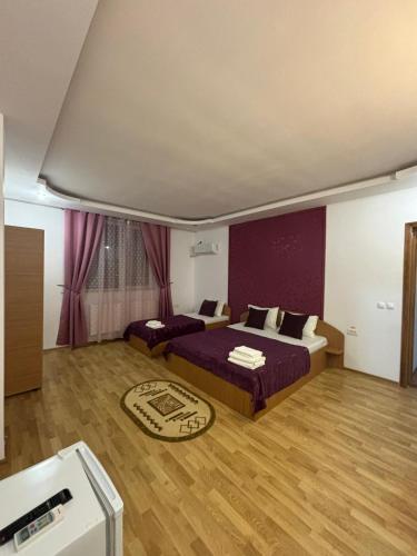 Triple Room with Bathroom image 1