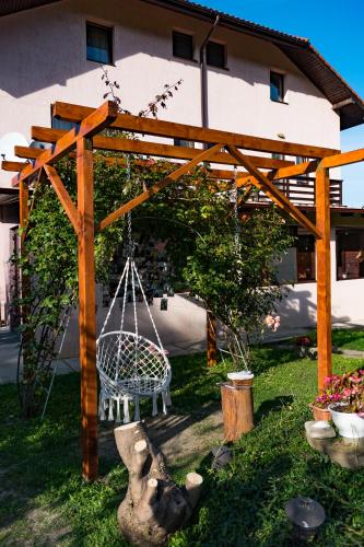 Kert, Pensiunea Casa Anca in Agapia