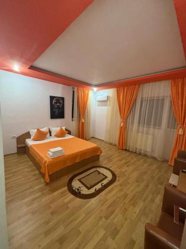 Double Room with Private Bathroom image 6