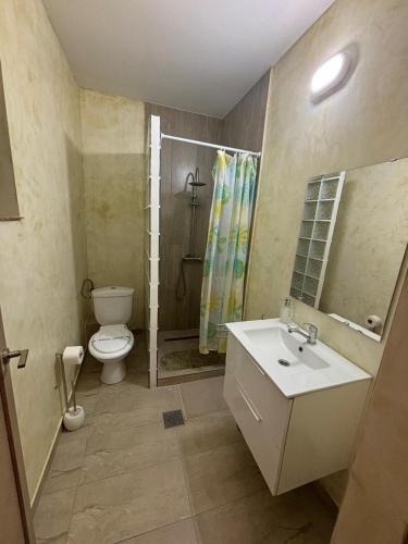 Double Room with Private Bathroom image 4