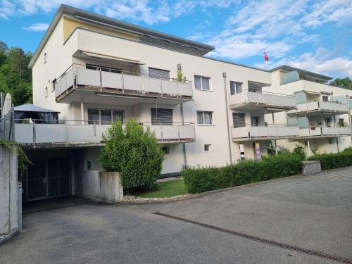 A szálláshely kívülről, Senseblick zu Bern in Neuenegg