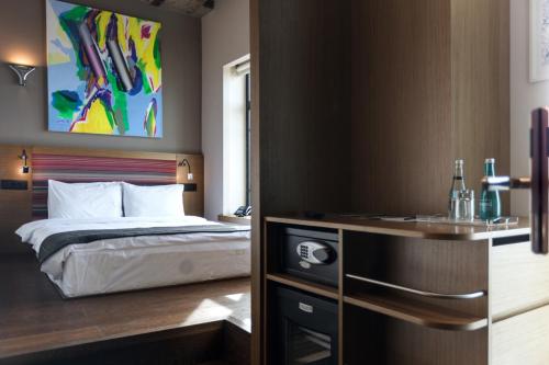 room detail thumbnail 0