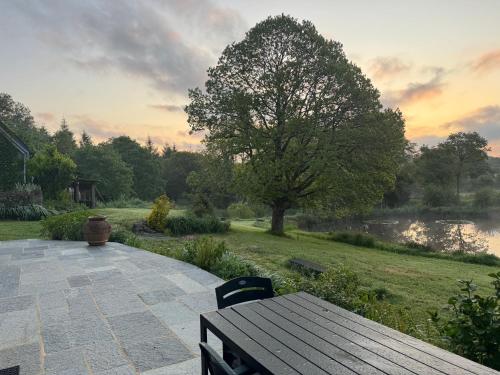 Tuvākā izklaides vieta, Splendide MANOIR - Proche plages - 4 chambres - 3sdb - 8 pers - WIFI in Plouegat Moysan