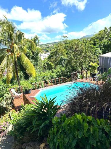 Apkārtne, O Soley Carib in Basse Terre