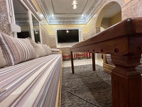Koplietošanas atpūtas telpa ar TV, Dar Éthiqua (Dar Ethiqua) in Ait Rais Aomara