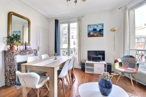 Nice haussmannian apartment in Paris, Paříž