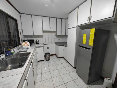 Kitchen, House in Rohrmoser near the National Stadium of CR in Pavas