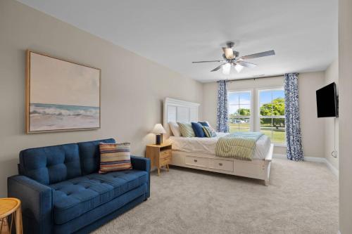 Modern Retreat Minutes to Emerald Isle Beach Villa in Cedar Point (NC)