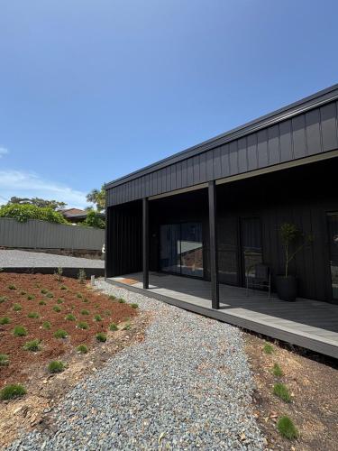 Sandy Beach Black Zen Home in Sandy Beach