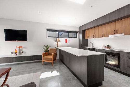Sandy Beach Black Zen Home in Sandy Beach