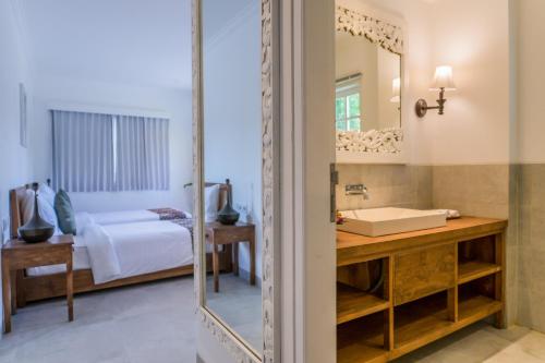 One-Bedroom Suite image 5