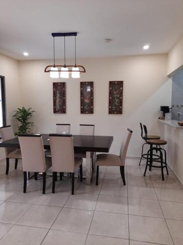 Létesítmények, Cozy, Quiet & Spacious 4bd 3 bth Full Home Gated Community in Dolega