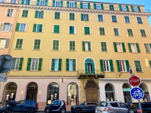 Beautiful, hyper-center apartment - Location saisonnière - Bastia
