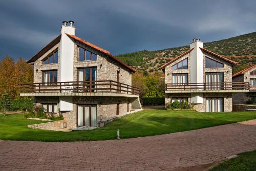 Létesítmények, Naiades Village in Polydrosos