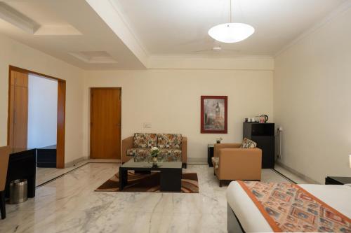 Luxury Double Room image 7