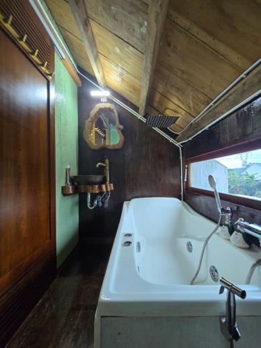 Leranda Village Homestay in Phong Son