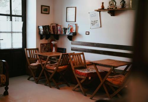 Szórakozási lehetőségek, Maya in Berat