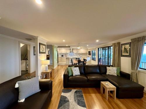 Eagles Eyrie Spa Lodge in Vacy