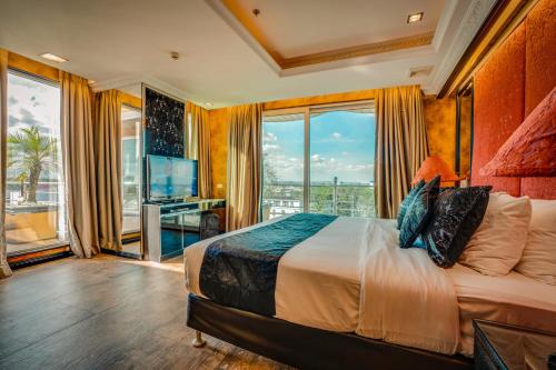 Fields Plaza Condo near Puning Hot Spring