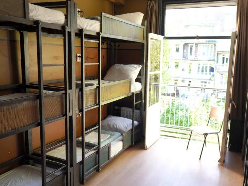 Onefam Amstel – Amsterdam, NY