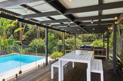 Cove Beach House by Coast Hosting in Umina Beach