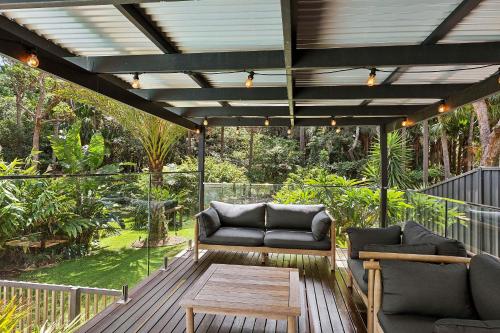 Cove Beach House by Coast Hosting in Umina Beach