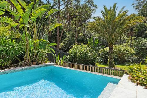 Cove Beach House by Coast Hosting in Umina Beach