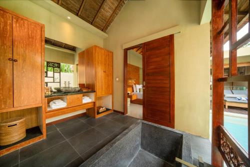 Deluxe Villa image 9