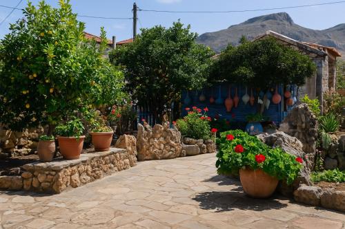 Rhodes Archaggelos Retreat-Nest Among Garden