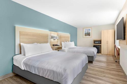 Microtel Inn by Wyndham Knoxville - image 24