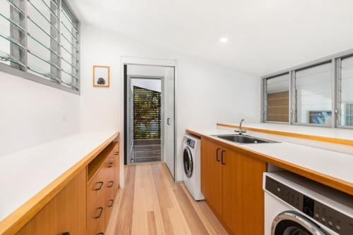 Sandcastle by Coast Hosting in Forresters Beach