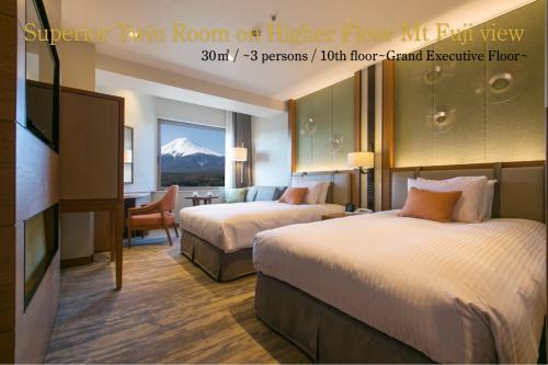 Superior Twin Room on Higher Floor with Mt. Fuji View
